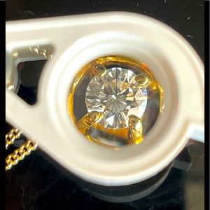 Diamond pendant w chain.         #45